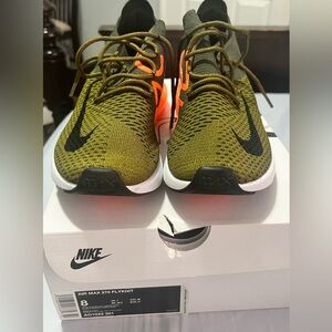 Nike Air Max 270 Flyknit - Size 8 - brand new - orange green